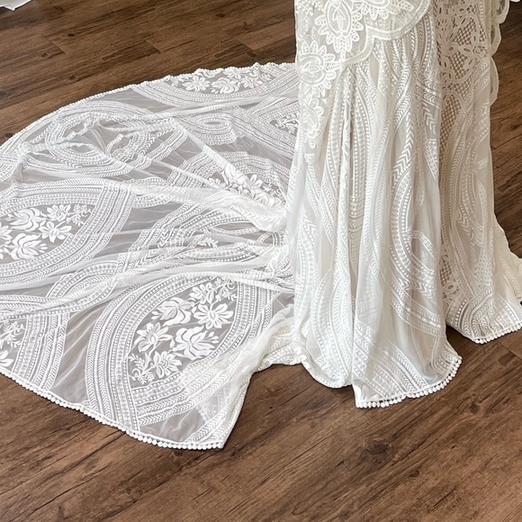 SOLD Rue de seine - ADARA WEDDING DRESS - Picture 5 of 8